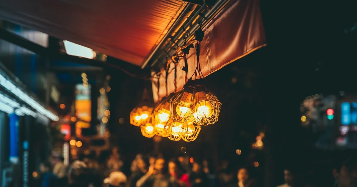 Brightech: Floor Lamps, Arc Lamps and Outdoor String Lights, Reading the LED Specs