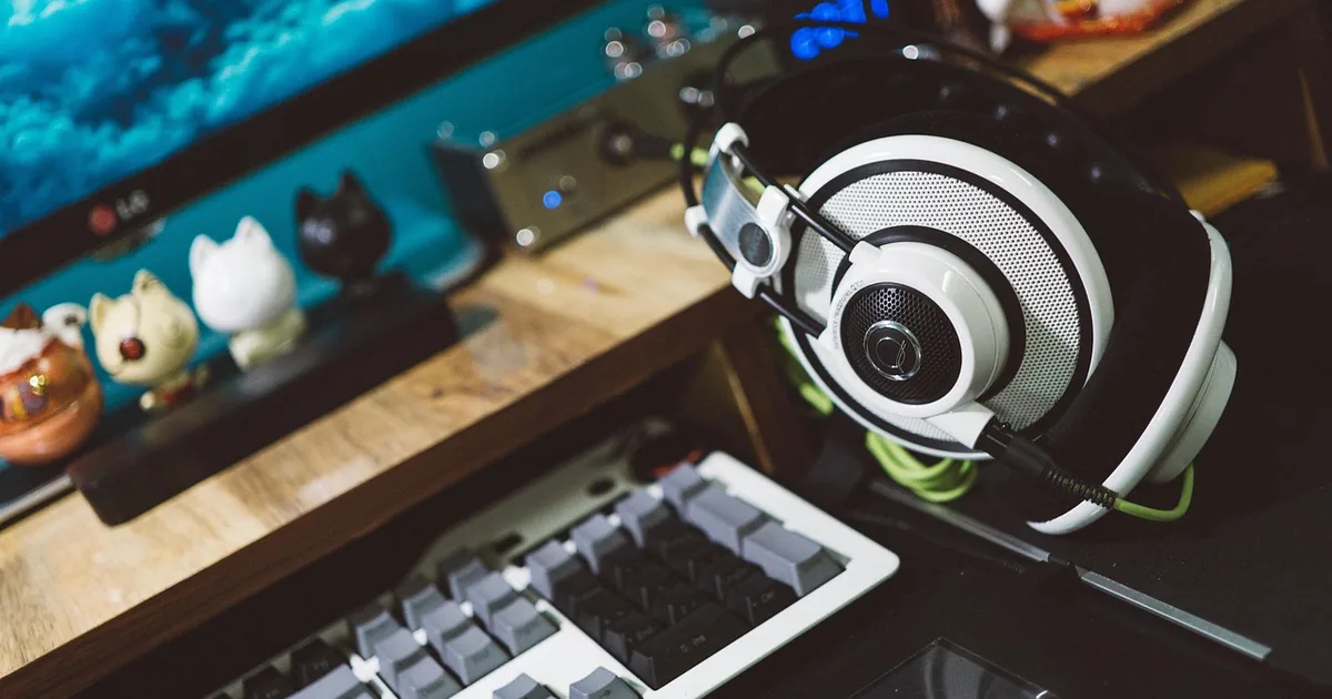 Brookstone: Gadget Buying and Judging What Is Worth It