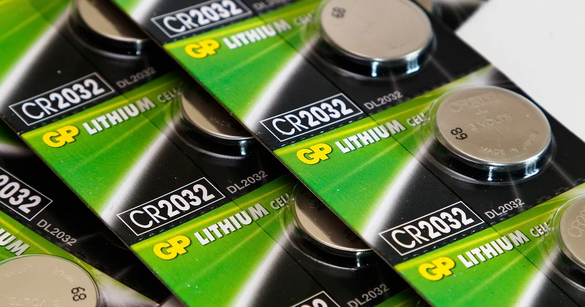 Duracell: Alkaline vs Lithium vs Rechargeable, Coin Cell Safety and Power Stations
