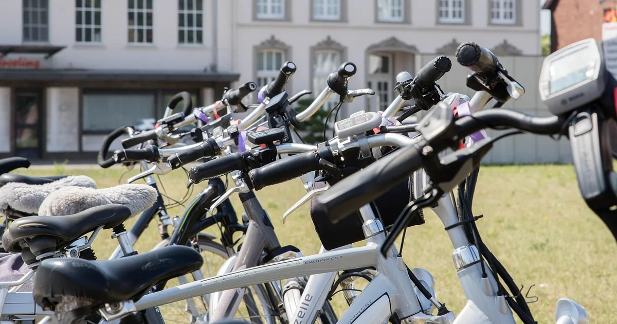 Eunorau E-Bikes: Fat Tyre vs Step-Through, Battery Size and Safe Charging