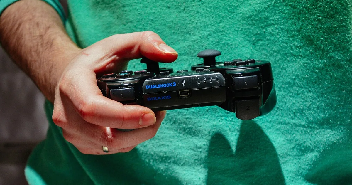 8 Halo Shopping Hacks Frugal Shoppers Swear By