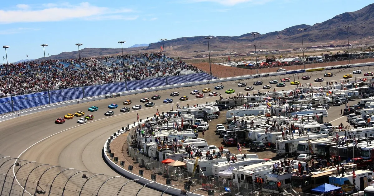 10 Smart Ways to Save at Lionel Racing in 2026