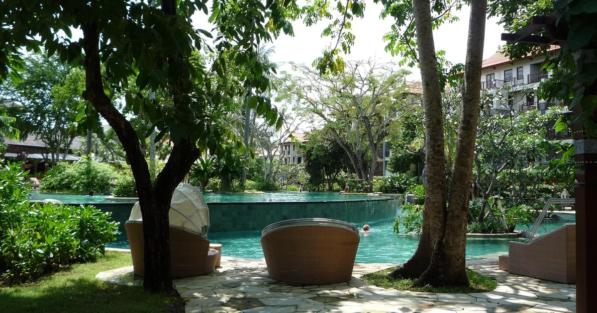 Radisson: Prepaid Rates, Loyalty Tiers and What You Give Up